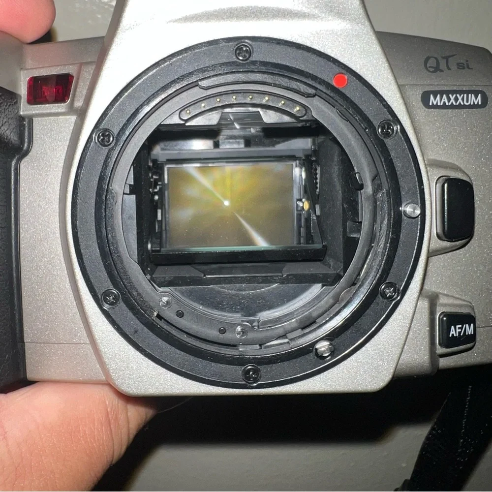 Minolta Maxxum Qtsi 35mm SLR Film Camera Untested